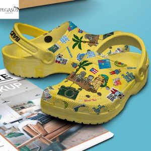 Bad Bunny Debi Tirar Mas Fotos Crocs